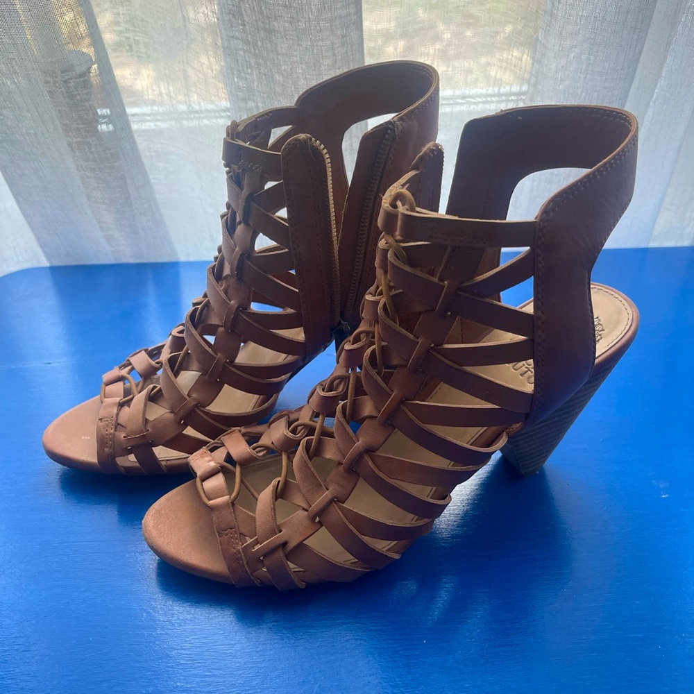 Vince Camuto - Brown heels